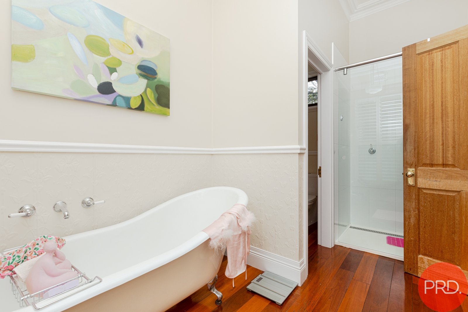 15 Queen Street LORN 13