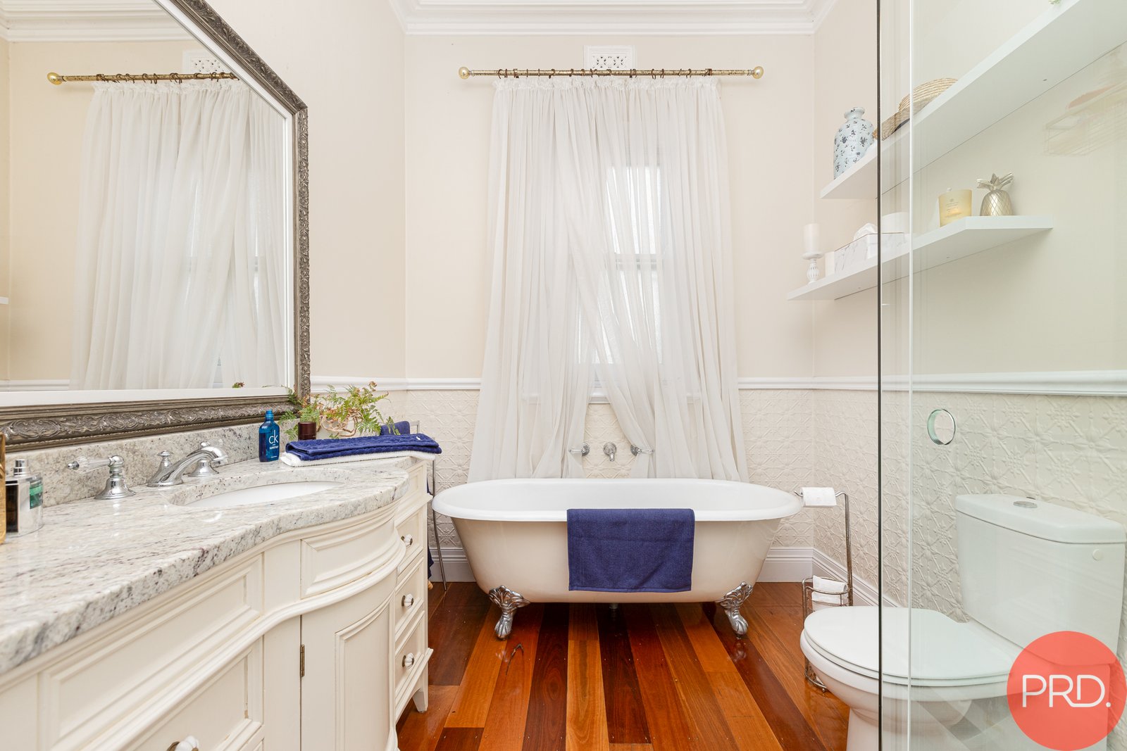 15 Queen Street LORN 18