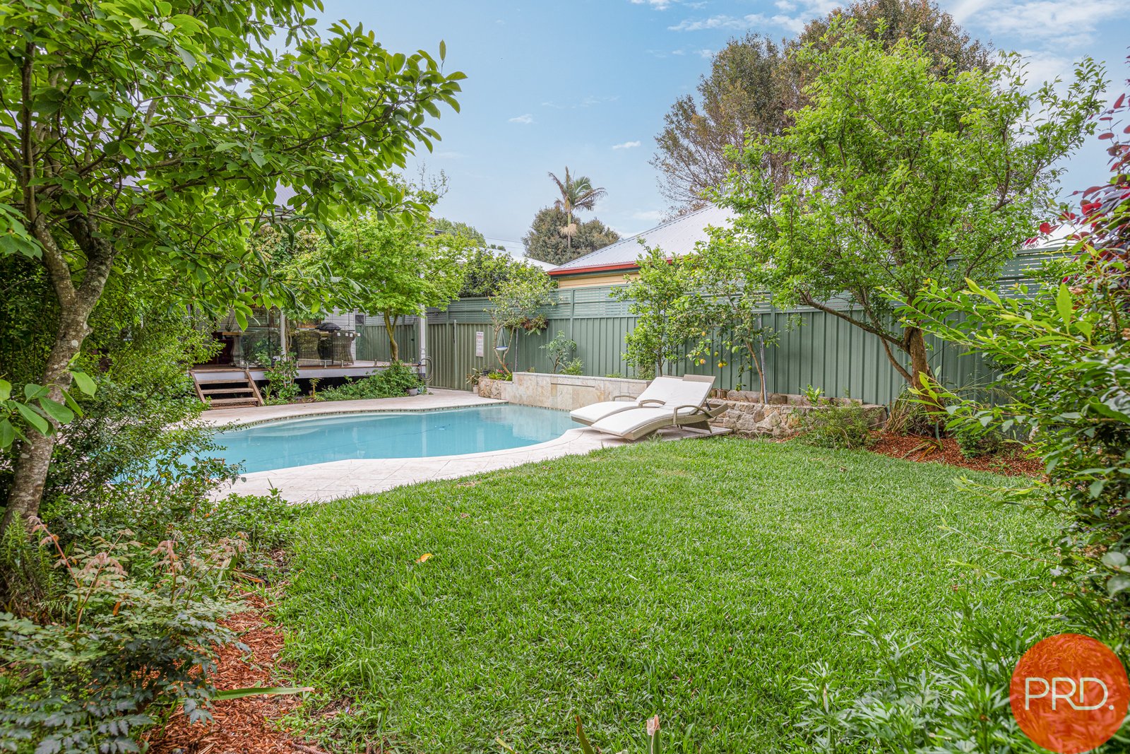 15 Queen Street LORN 28