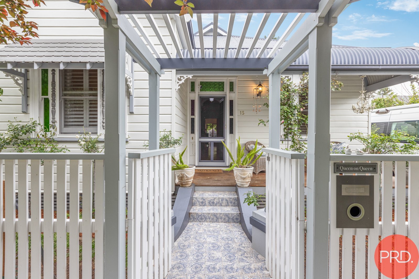 15 Queen Street LORN 30