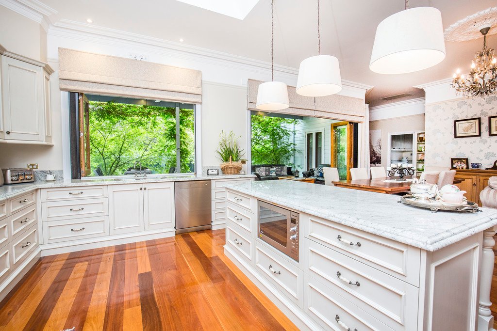 15 Queen Street LORN 8