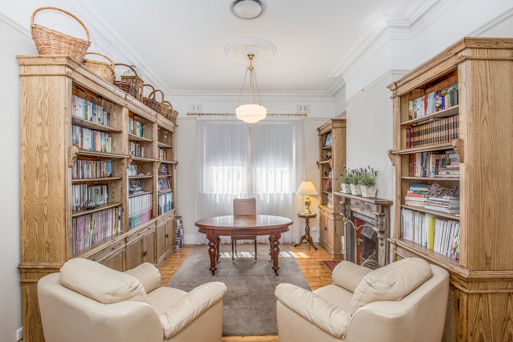 15 Queen Street LORN 11