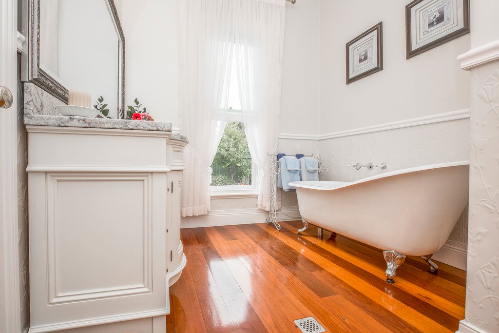 15 Queen Street LORN 13