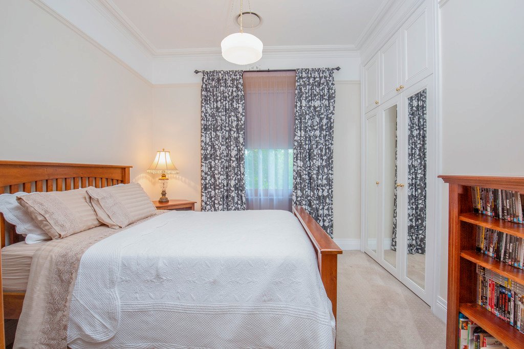 15 Queen Street LORN 16