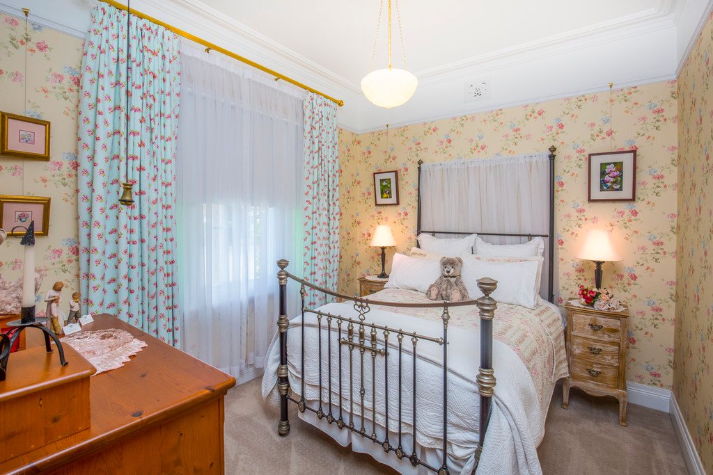 15 Queen Street LORN 17