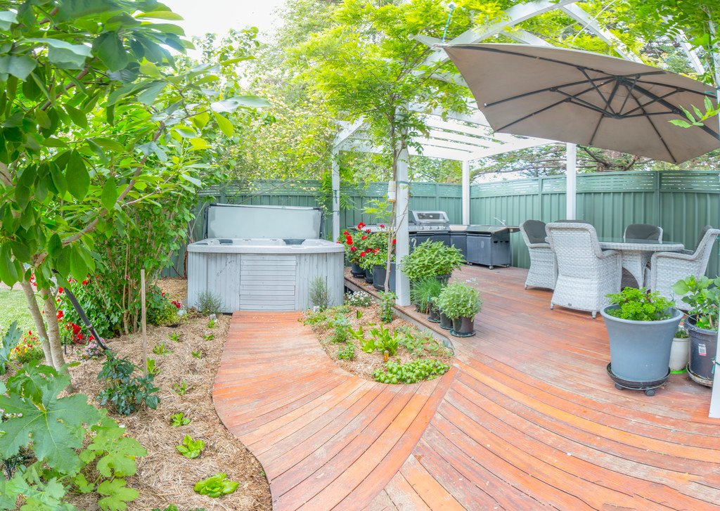 15 Queen Street LORN 22