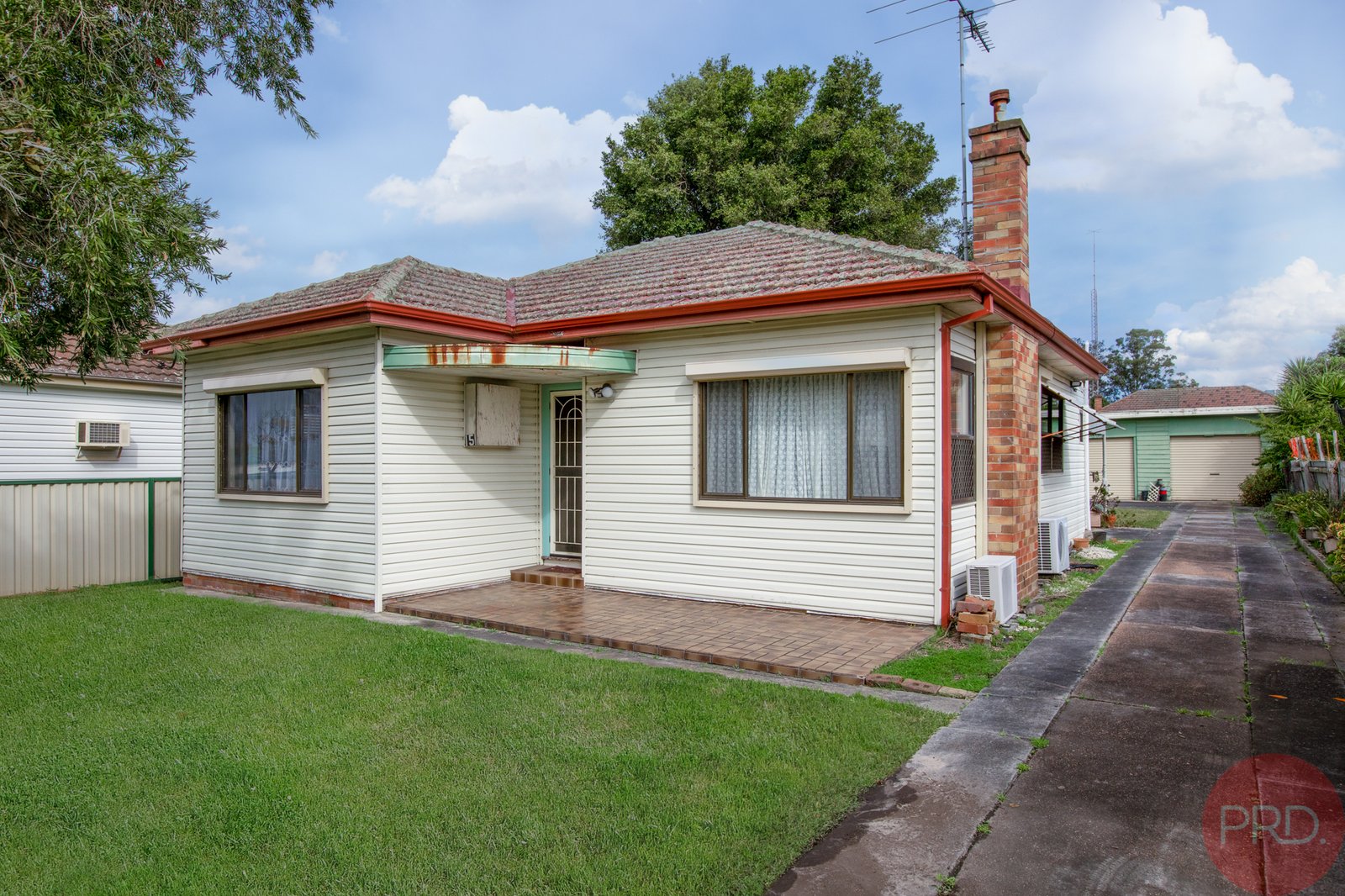 15 Railway Parade BERESFIELD 1