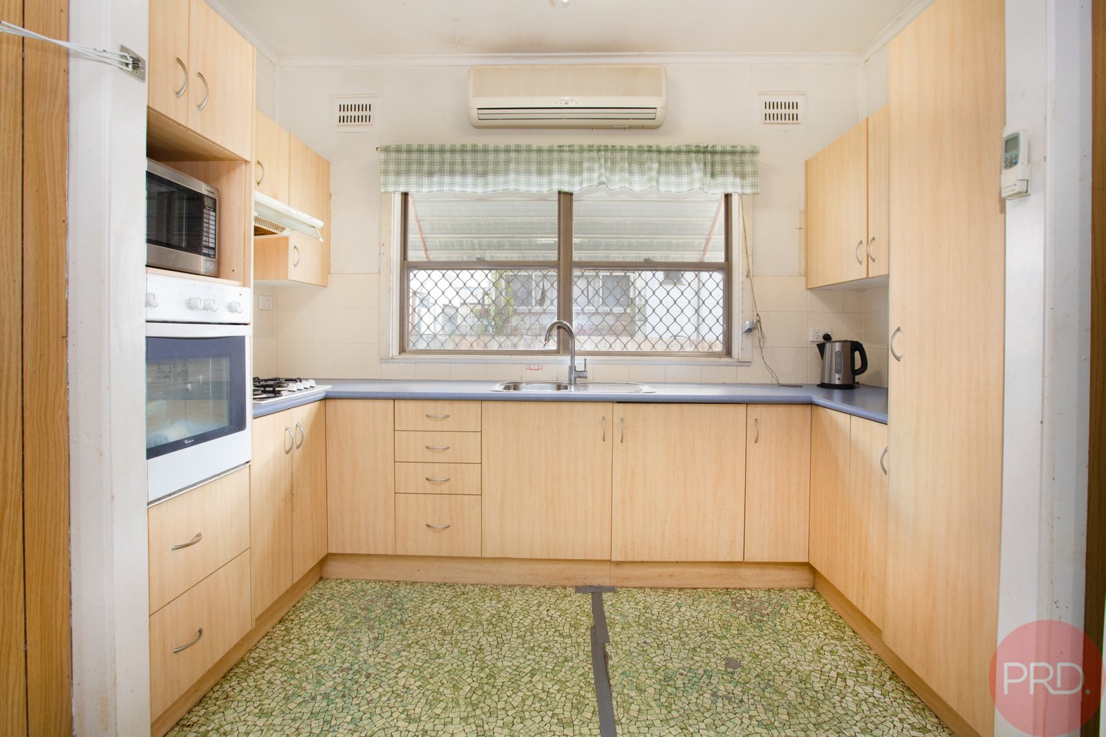 15 Railway Parade BERESFIELD 5