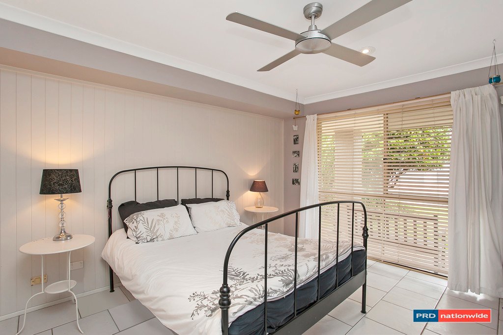 15 Rainbird Close BURLEIGH WATERS 8