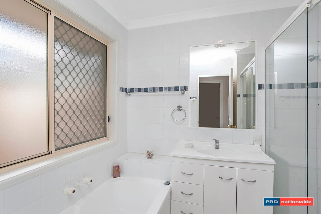 15 Rainbird Close BURLEIGH WATERS 9