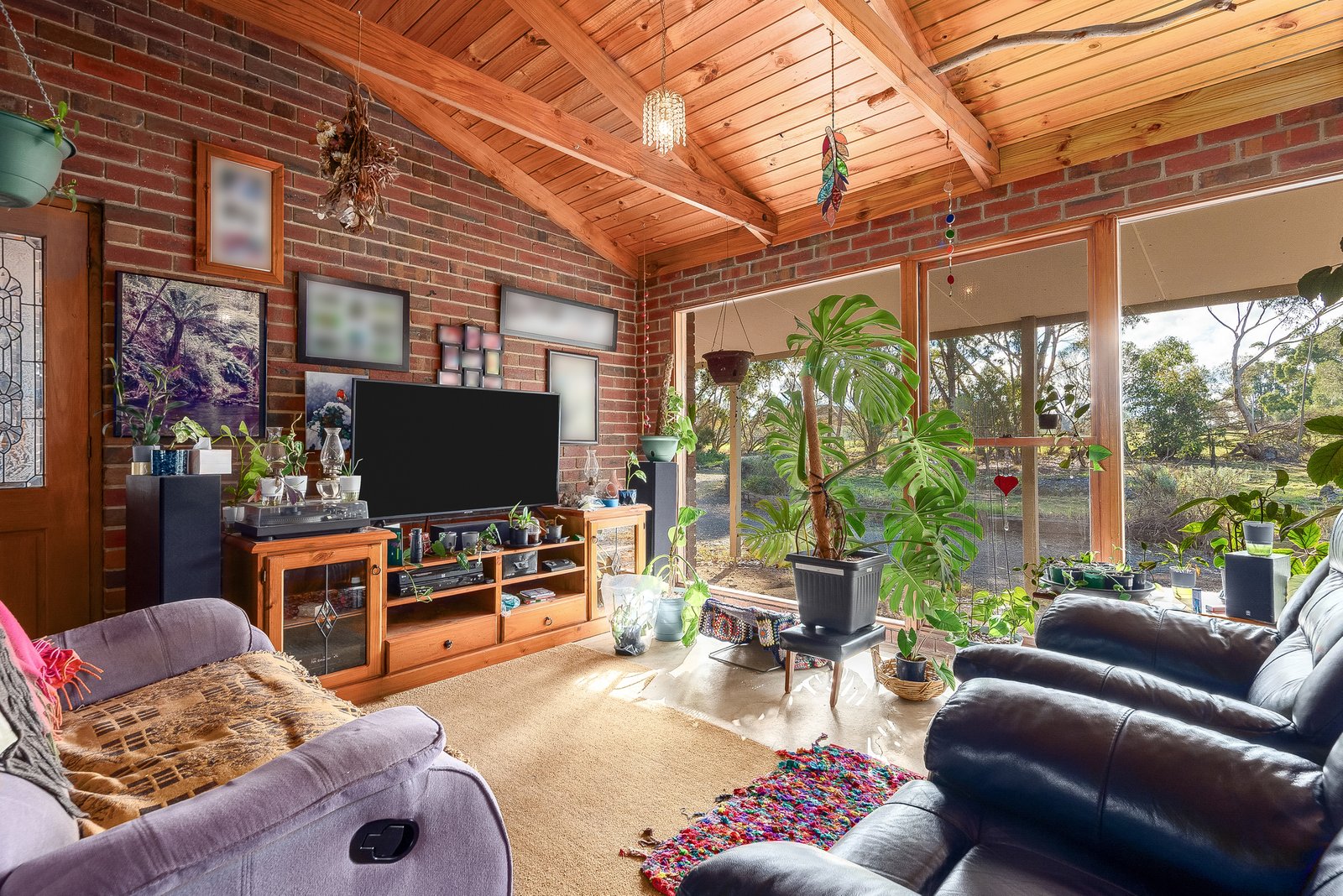 Gallery: 15 Range Road