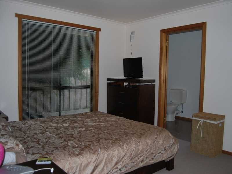 15 Ravensbourne Road OLD BEACH 11