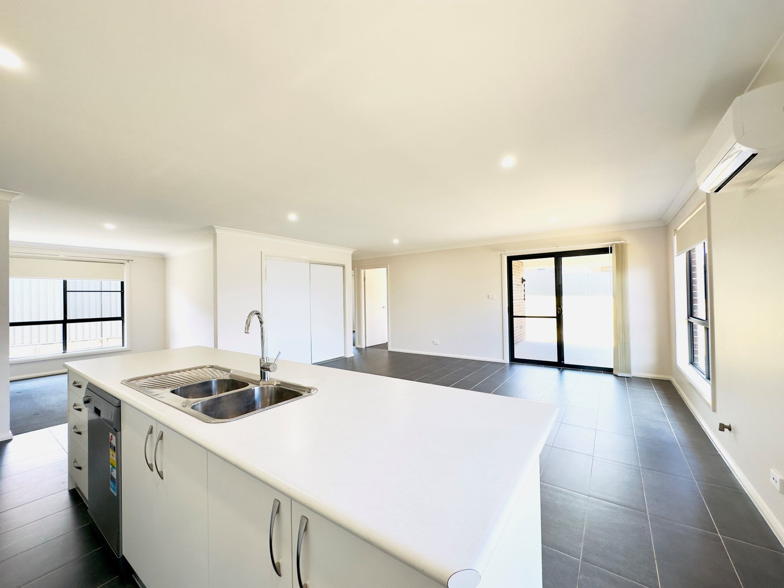 15 Reginald Drive KOOTINGAL 3