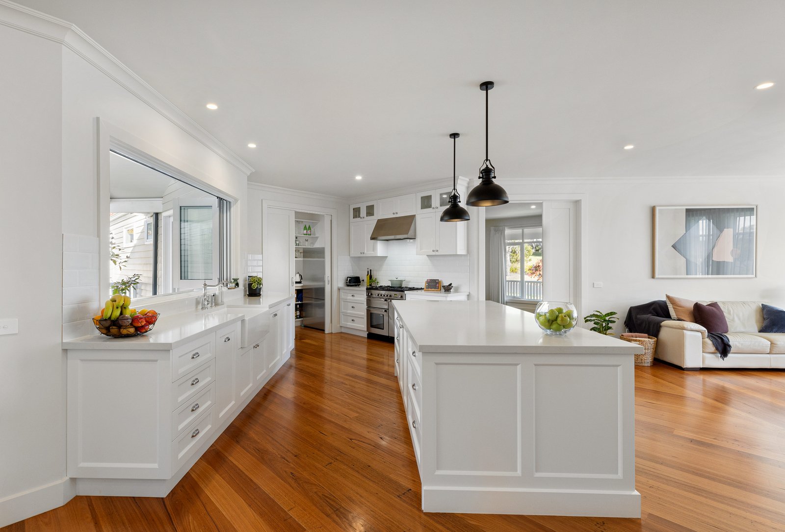 Real Estate and Property in 15 Reidwell Drive, Woodend, VIC