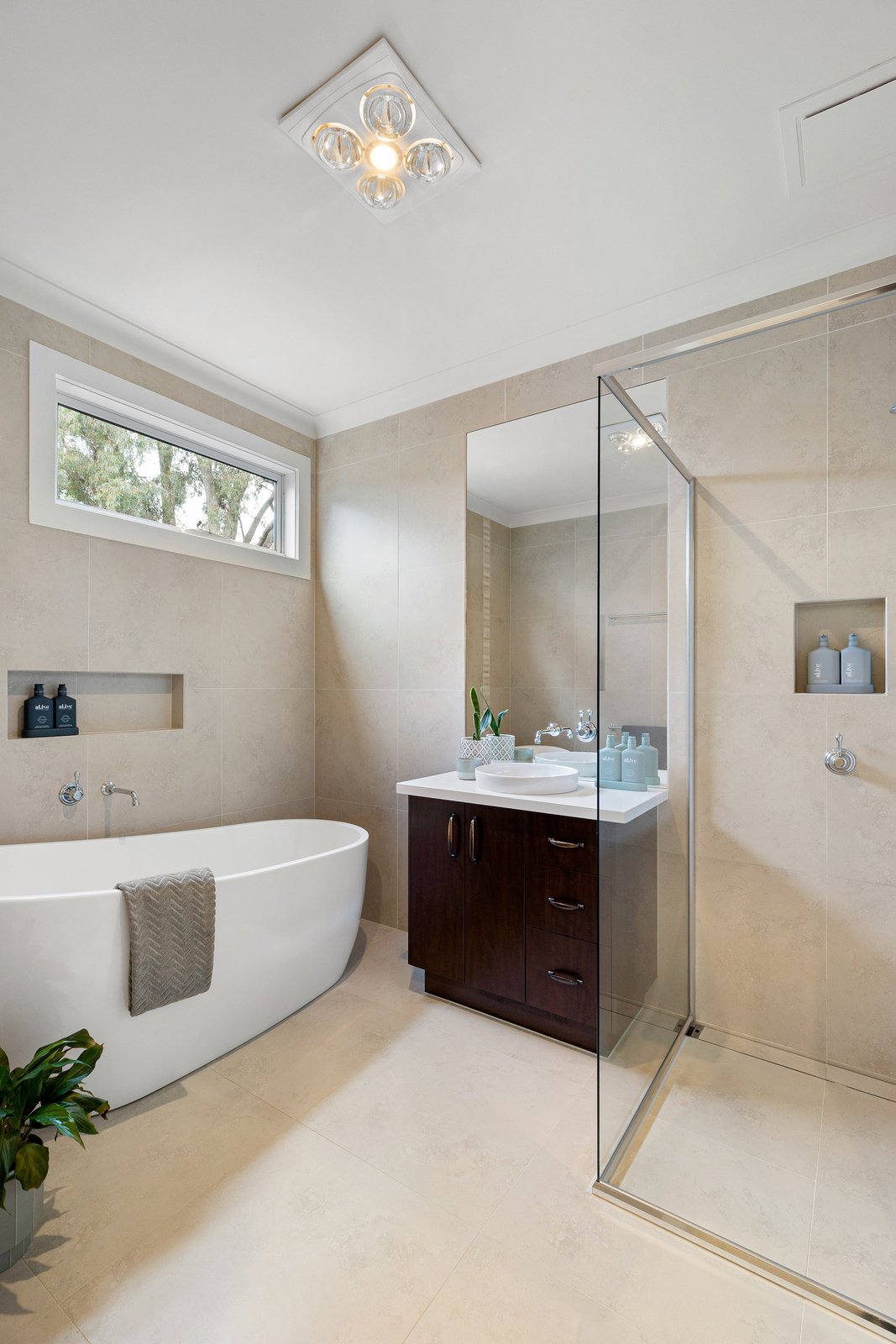 Real Estate and Property in 15 Reidwell Drive, Woodend, VIC