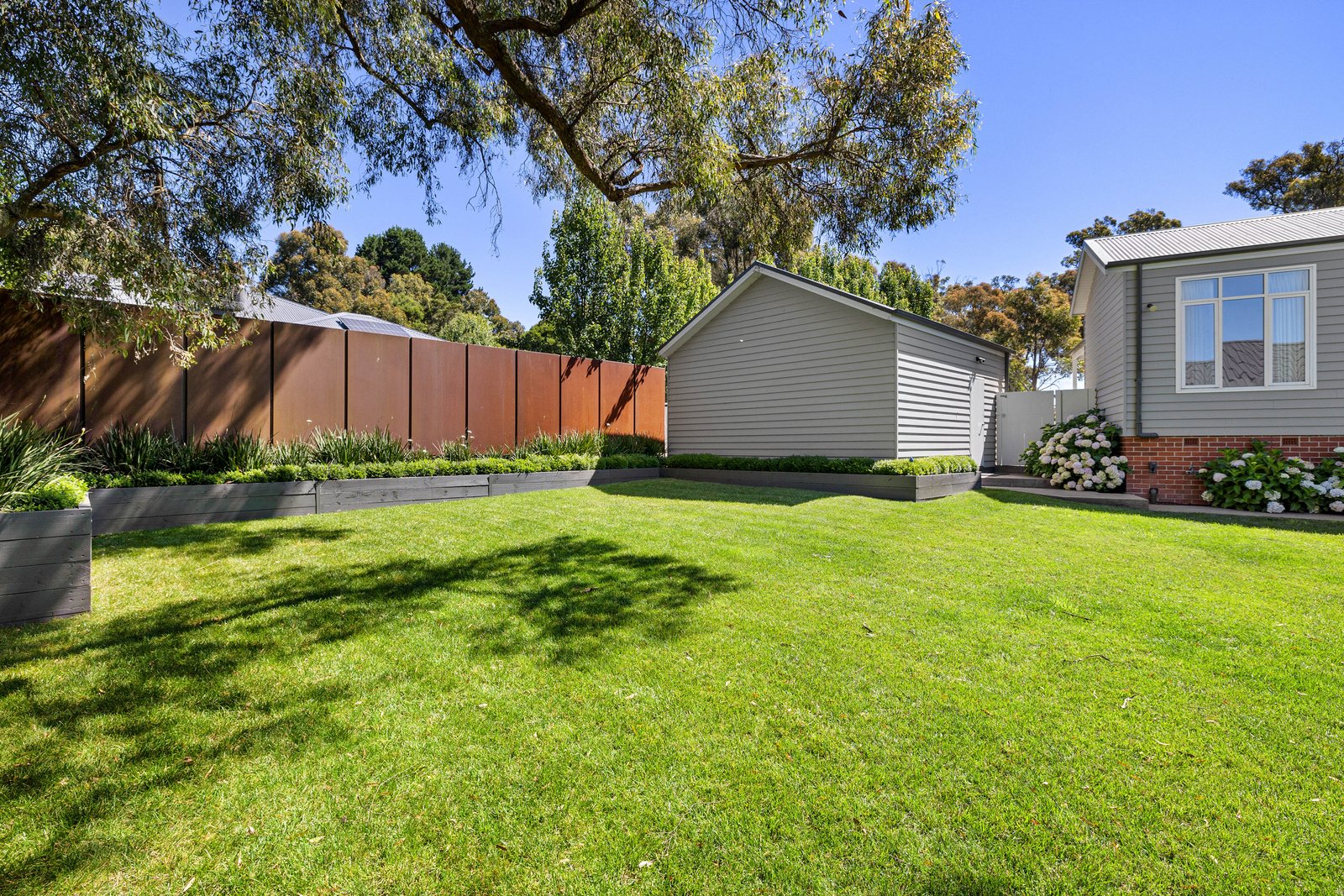 Real Estate and Property in 15 Reidwell Drive, Woodend, VIC