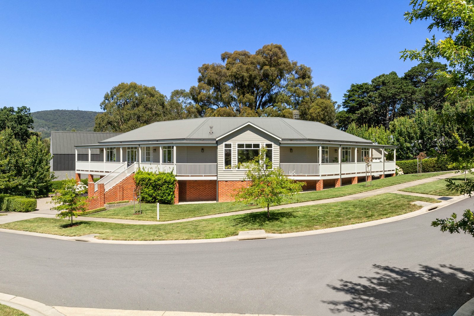 Real Estate and Property in 15 Reidwell Drive, Woodend, VIC