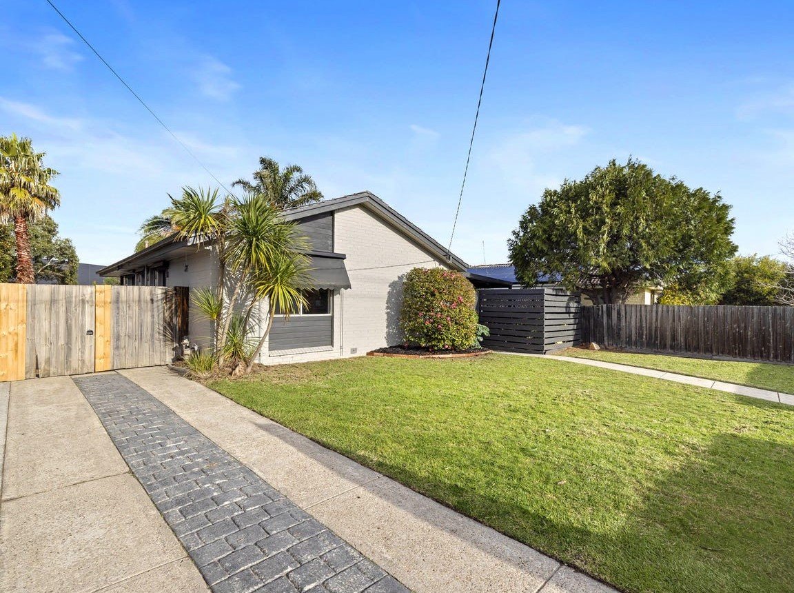 Gallery: 15 Richardson Drive