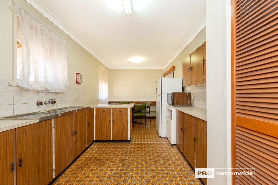 15 Ridge Street TAMWORTH 8