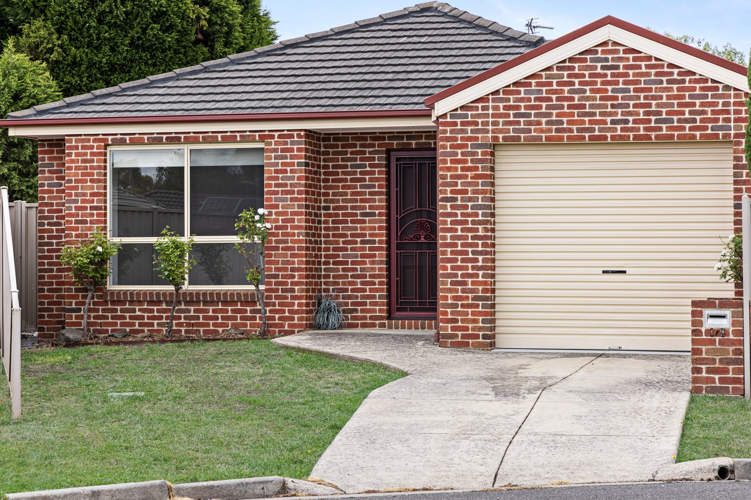 Gallery: 1/5 Riverview Court