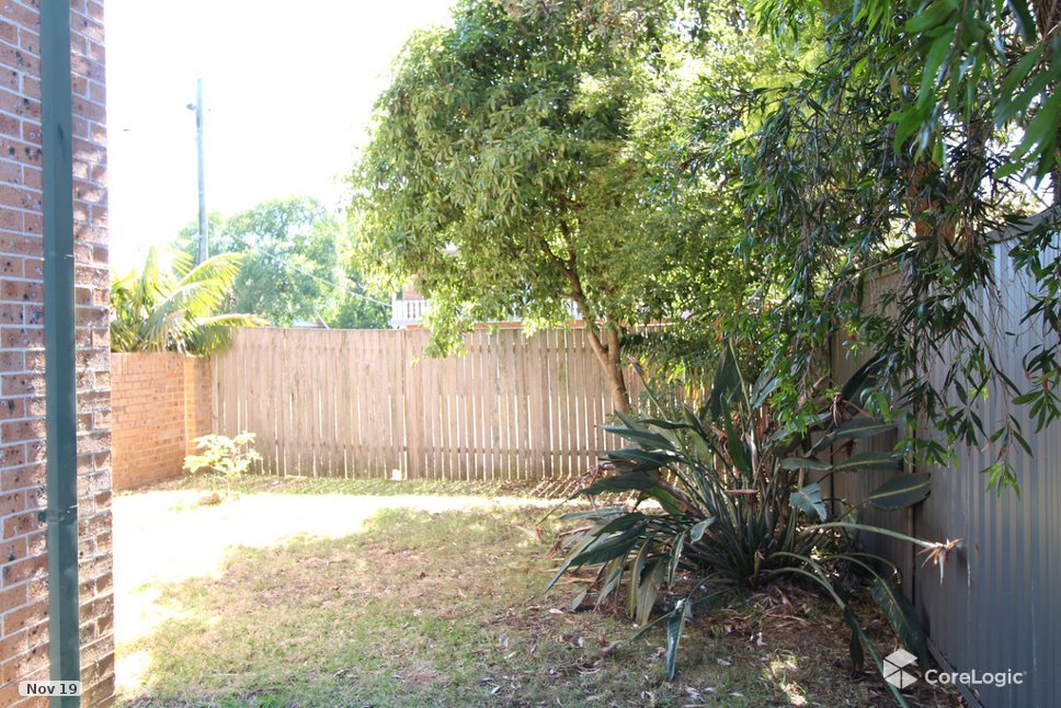 1/5 roseberry  PENSHURST 5