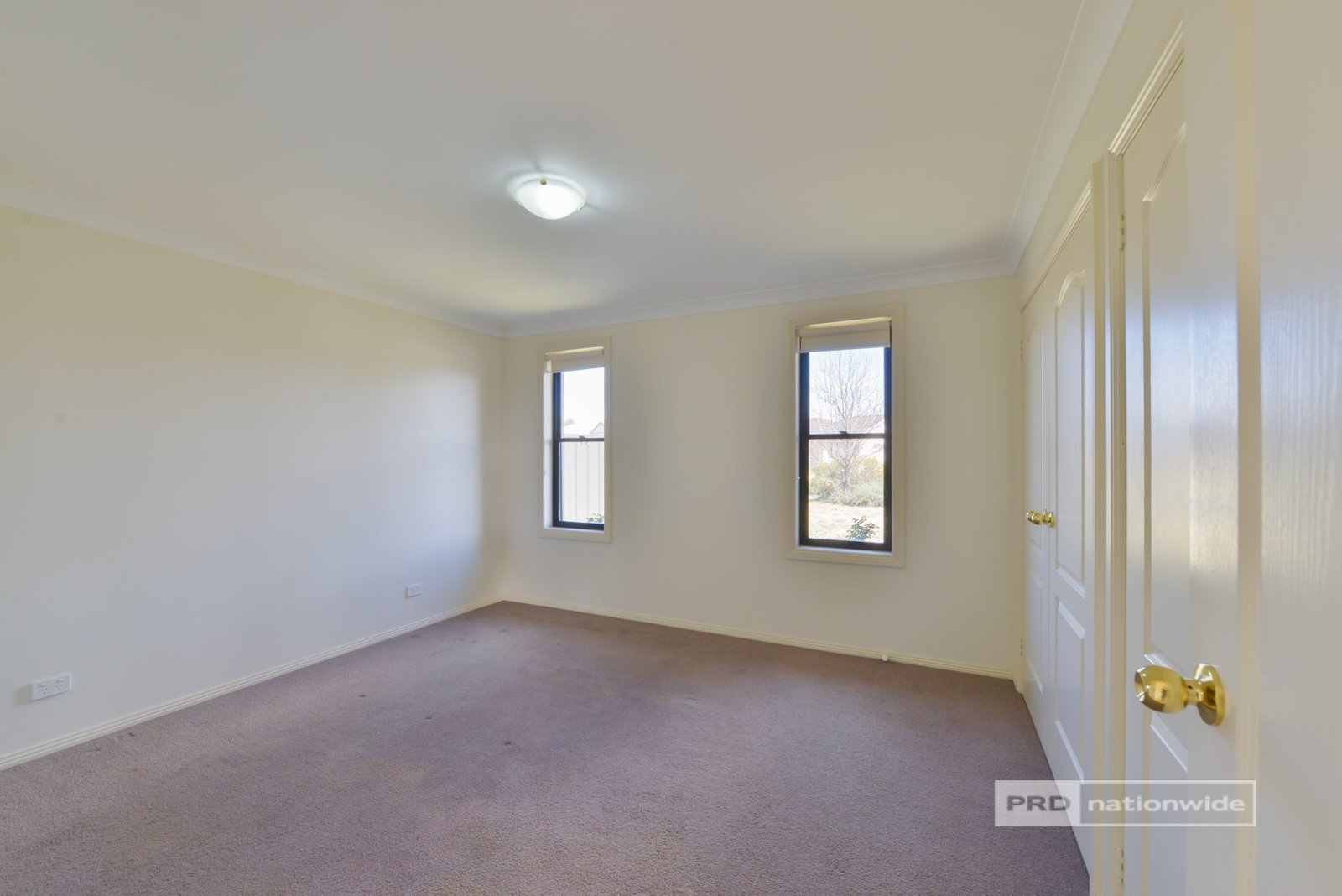 15 Rosella Avenue TAMWORTH 7