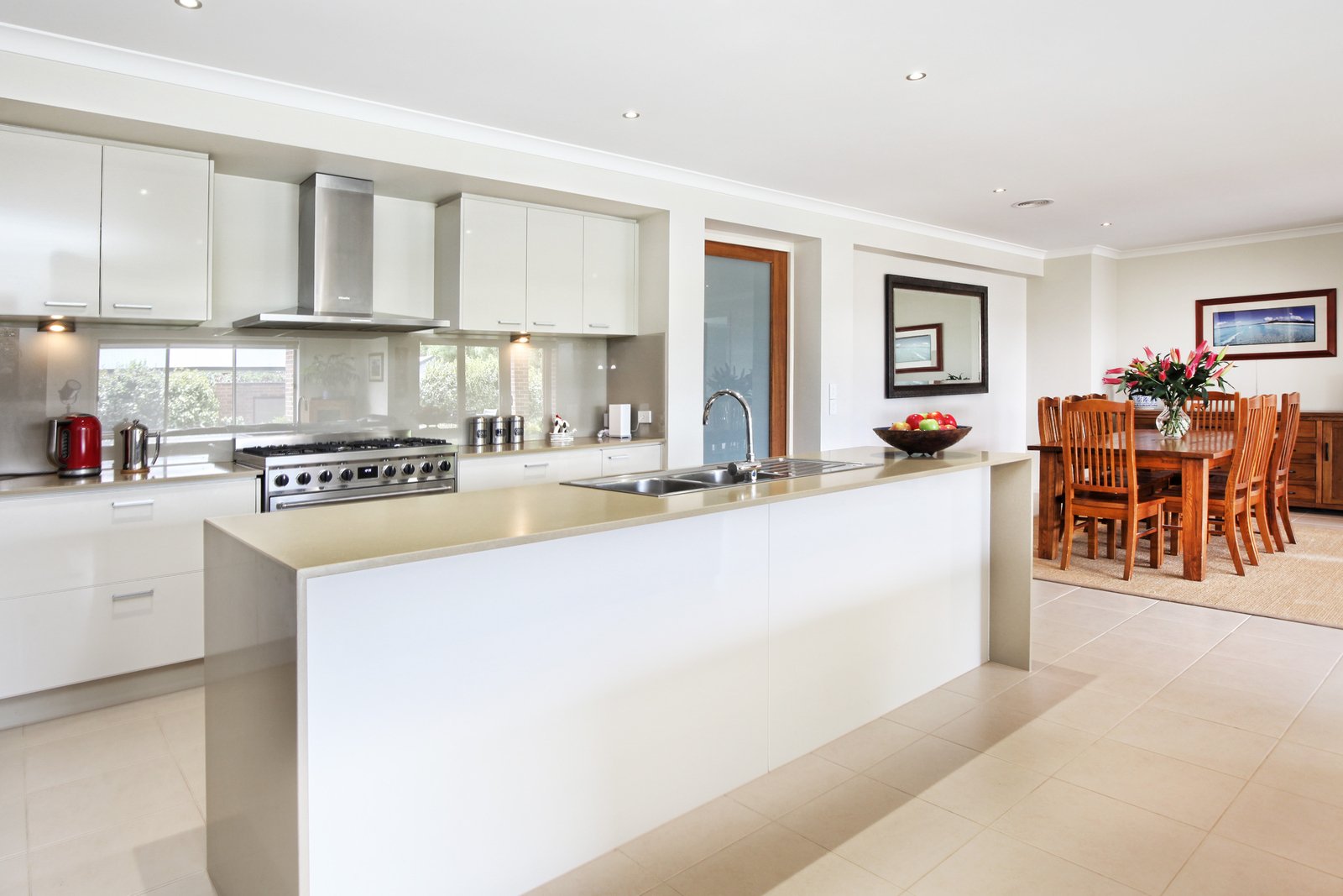 Real Estate and Property in 15 Roxanne Court, Woodend, VIC