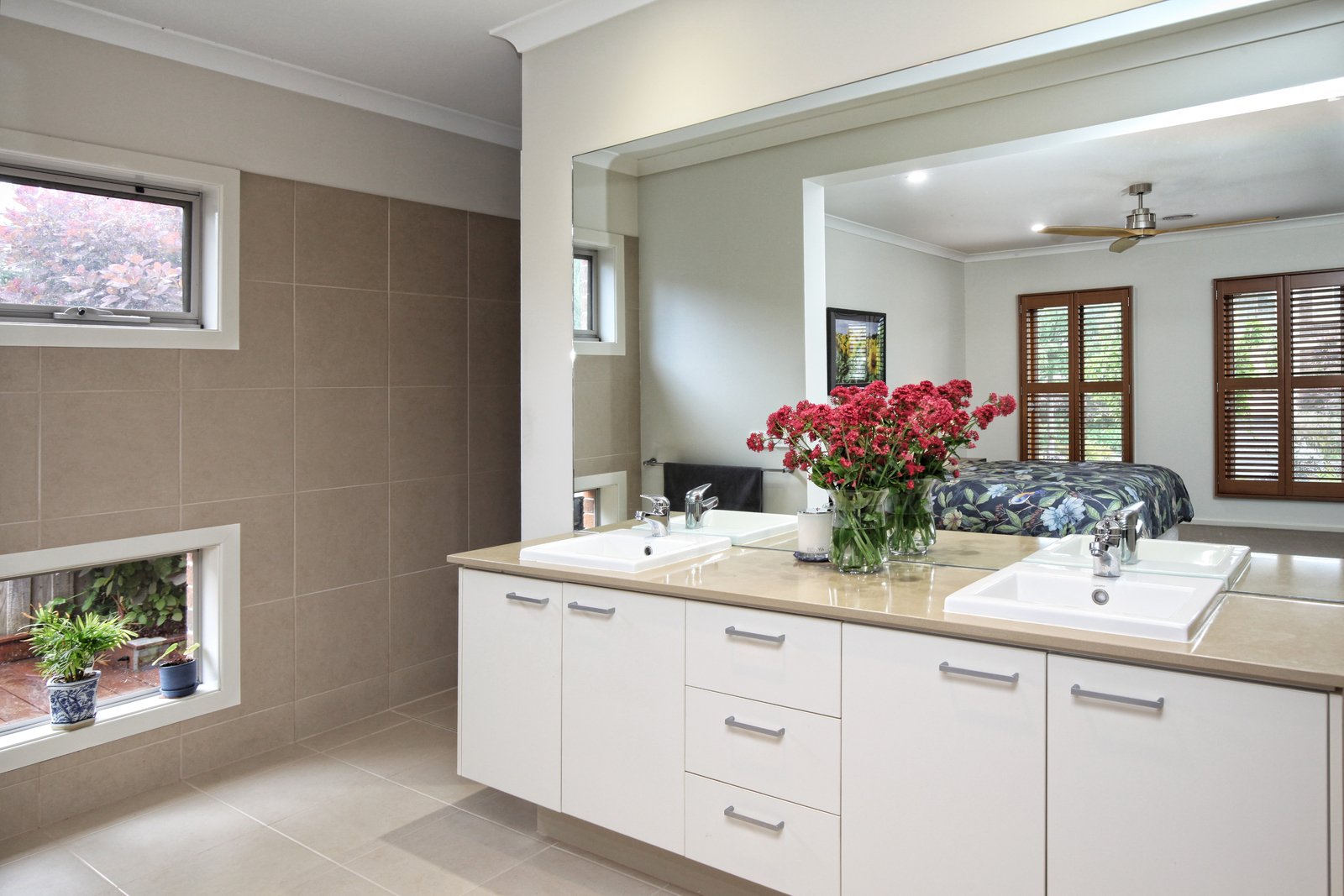 Real Estate and Property in 15 Roxanne Court, Woodend, VIC