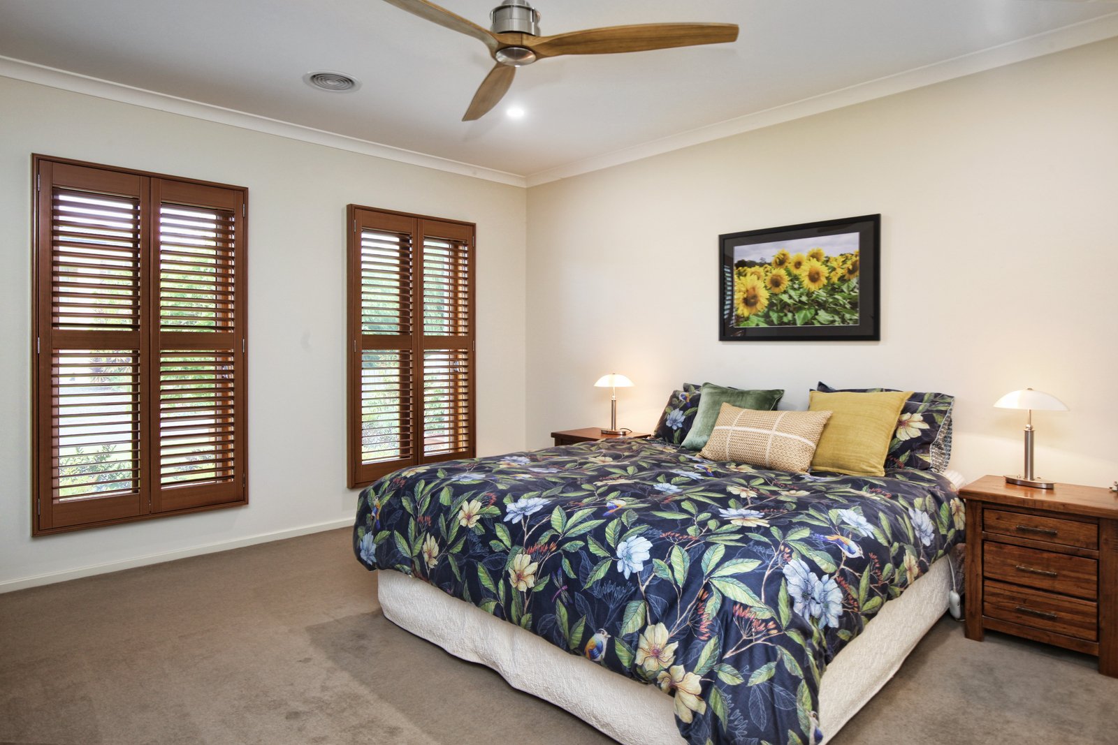 Real Estate and Property in 15 Roxanne Court, Woodend, VIC