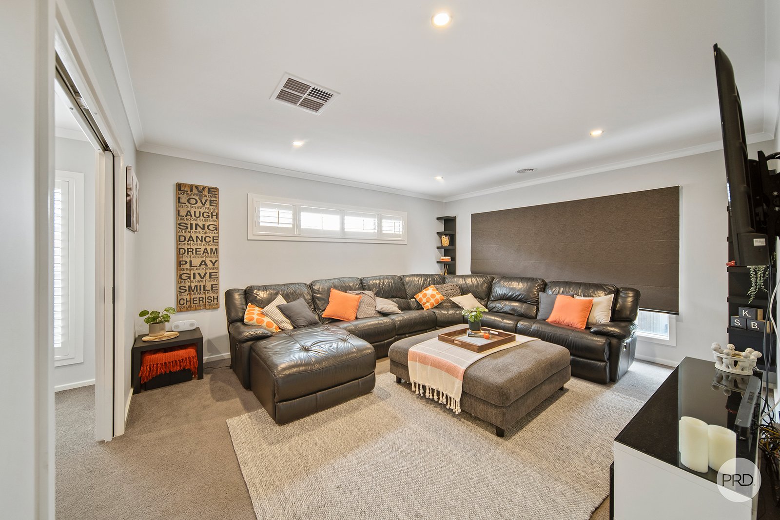 15 Roxburgh Crescent JUNORTOUN 3