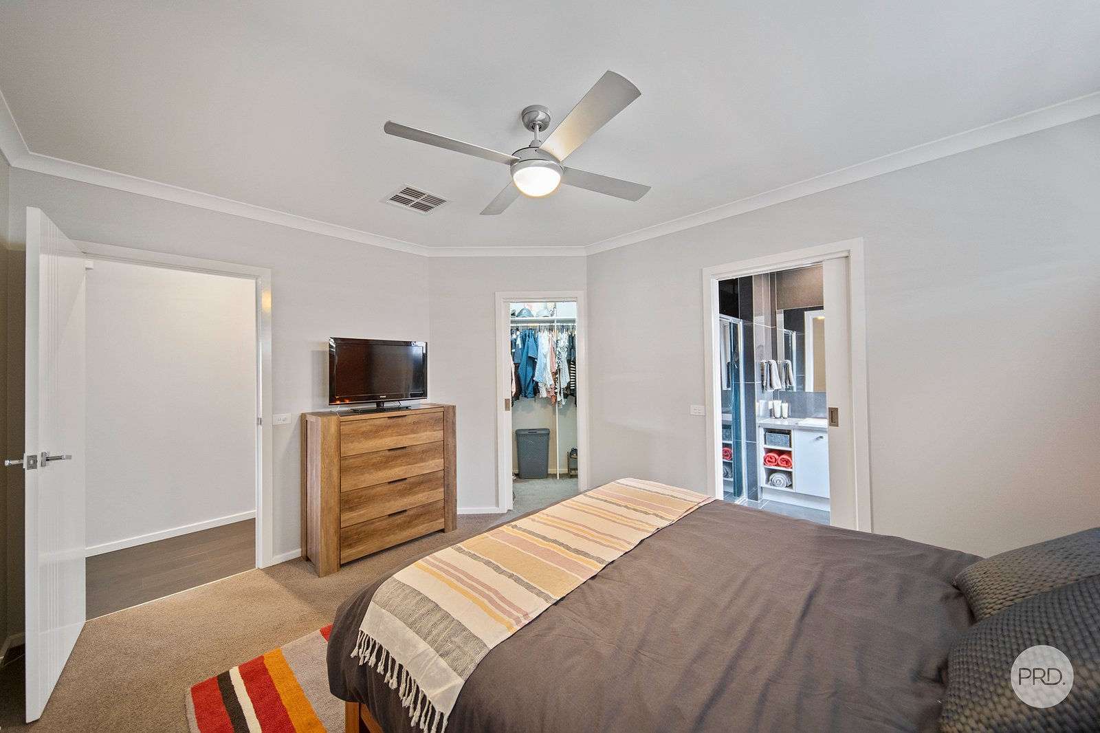 15 Roxburgh Crescent JUNORTOUN 12