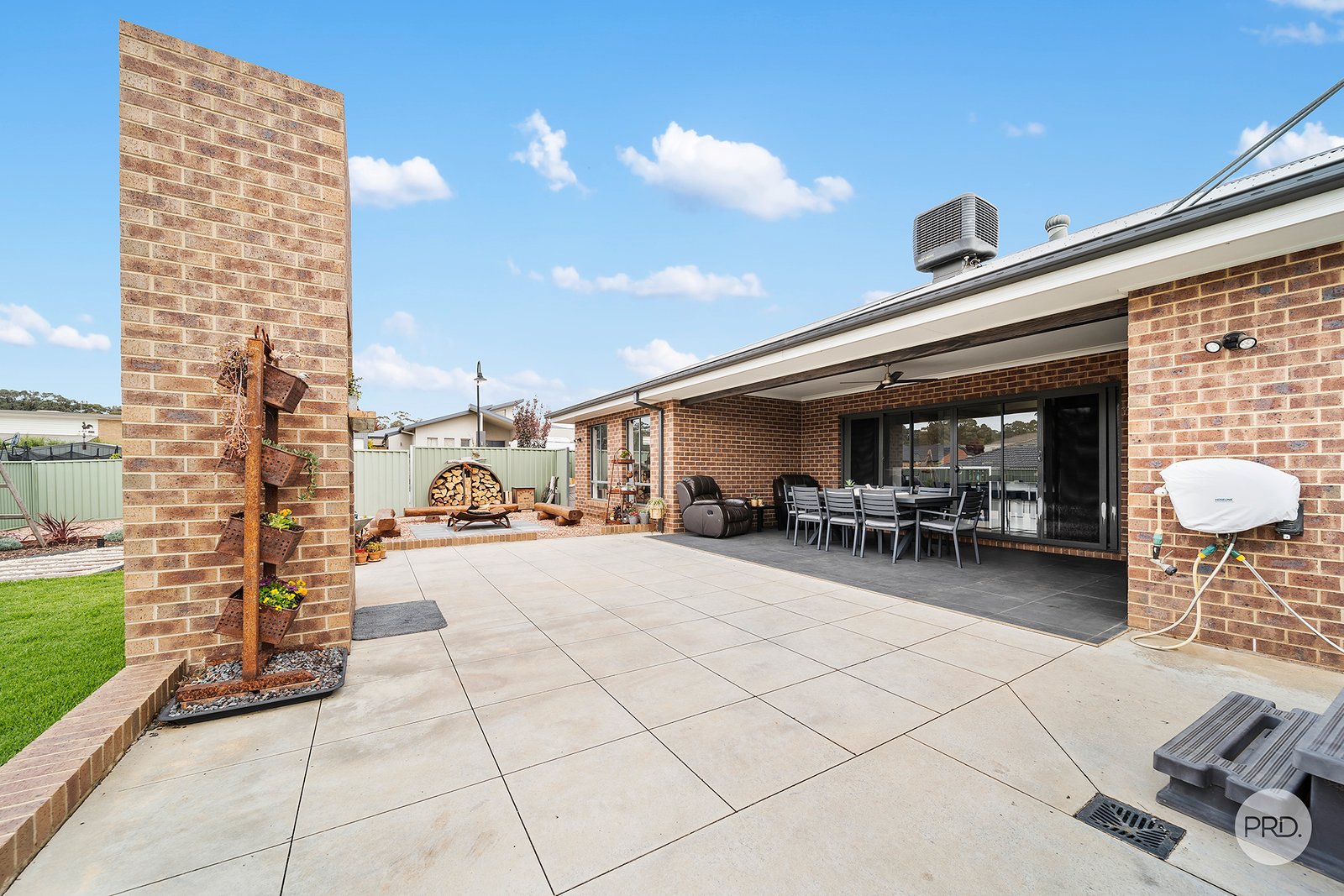 15 Roxburgh Crescent JUNORTOUN 23