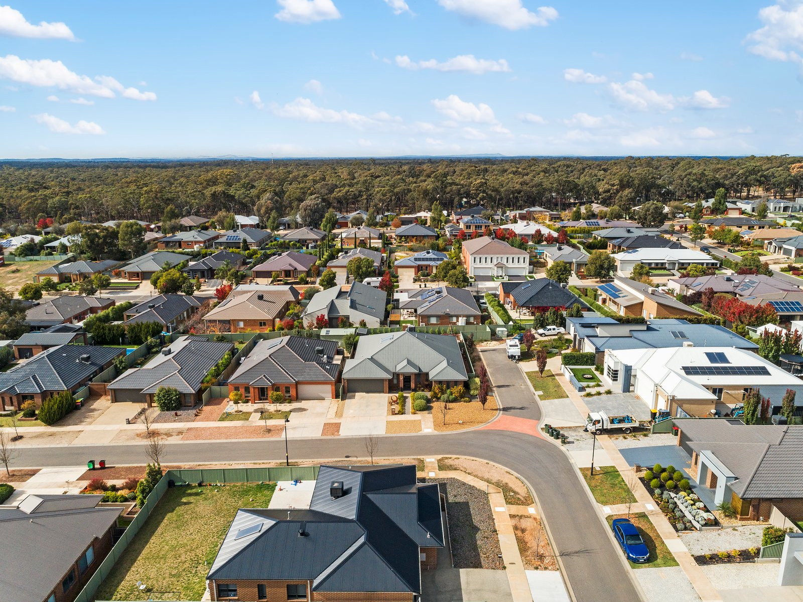 15 Roxburgh Crescent JUNORTOUN 26