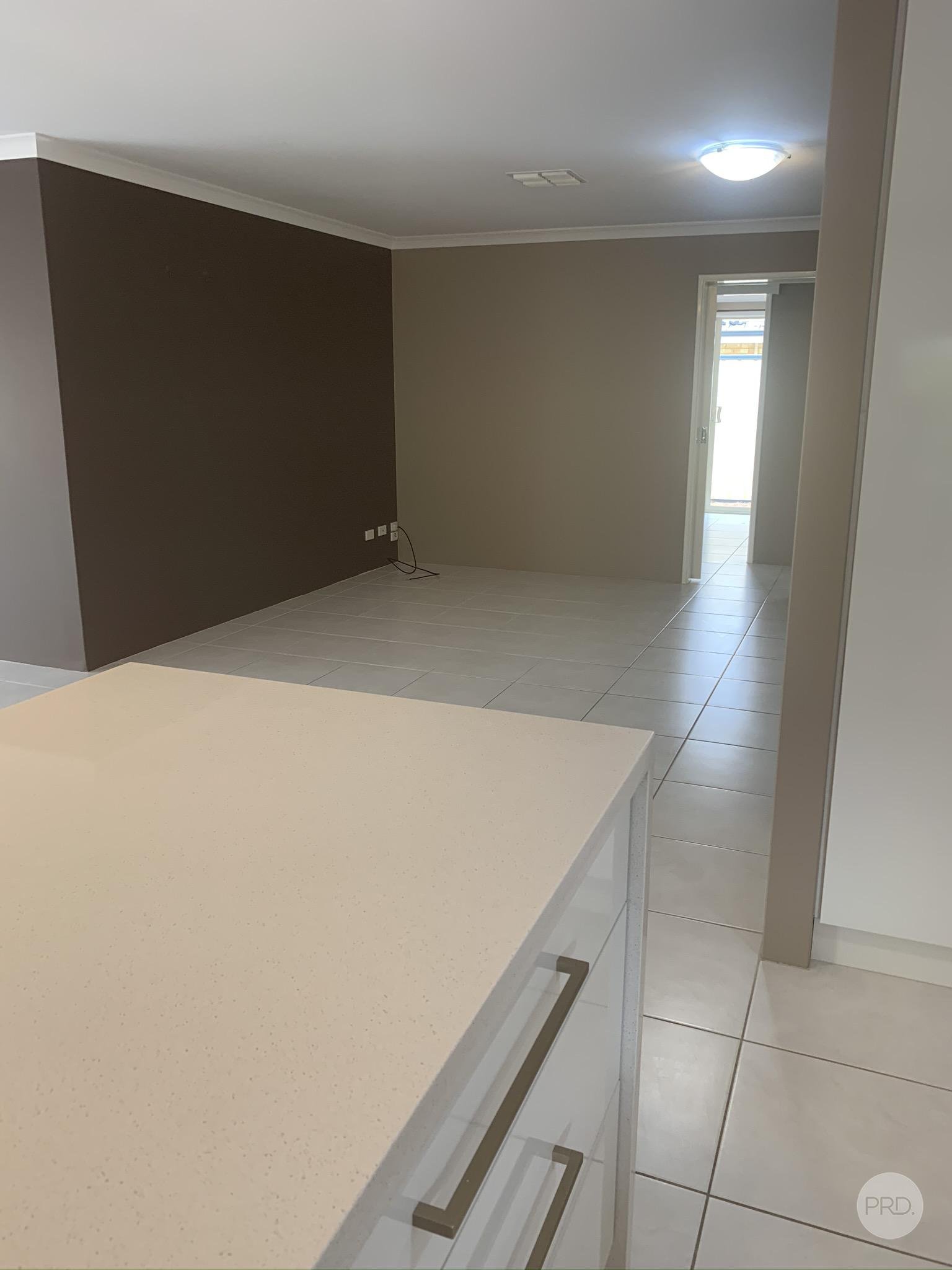 15 Salmond Turn WANNEROO 10