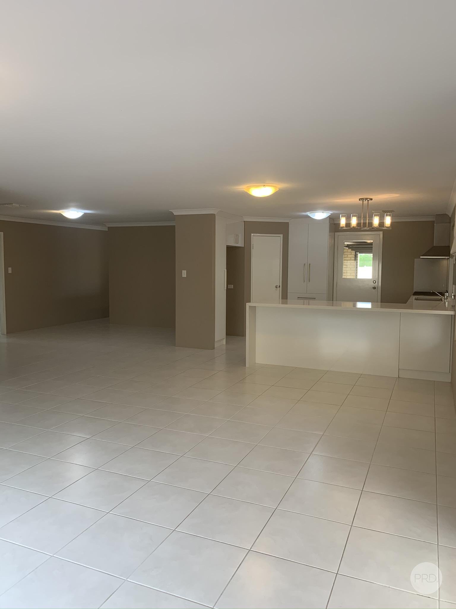 15 Salmond Turn WANNEROO 14