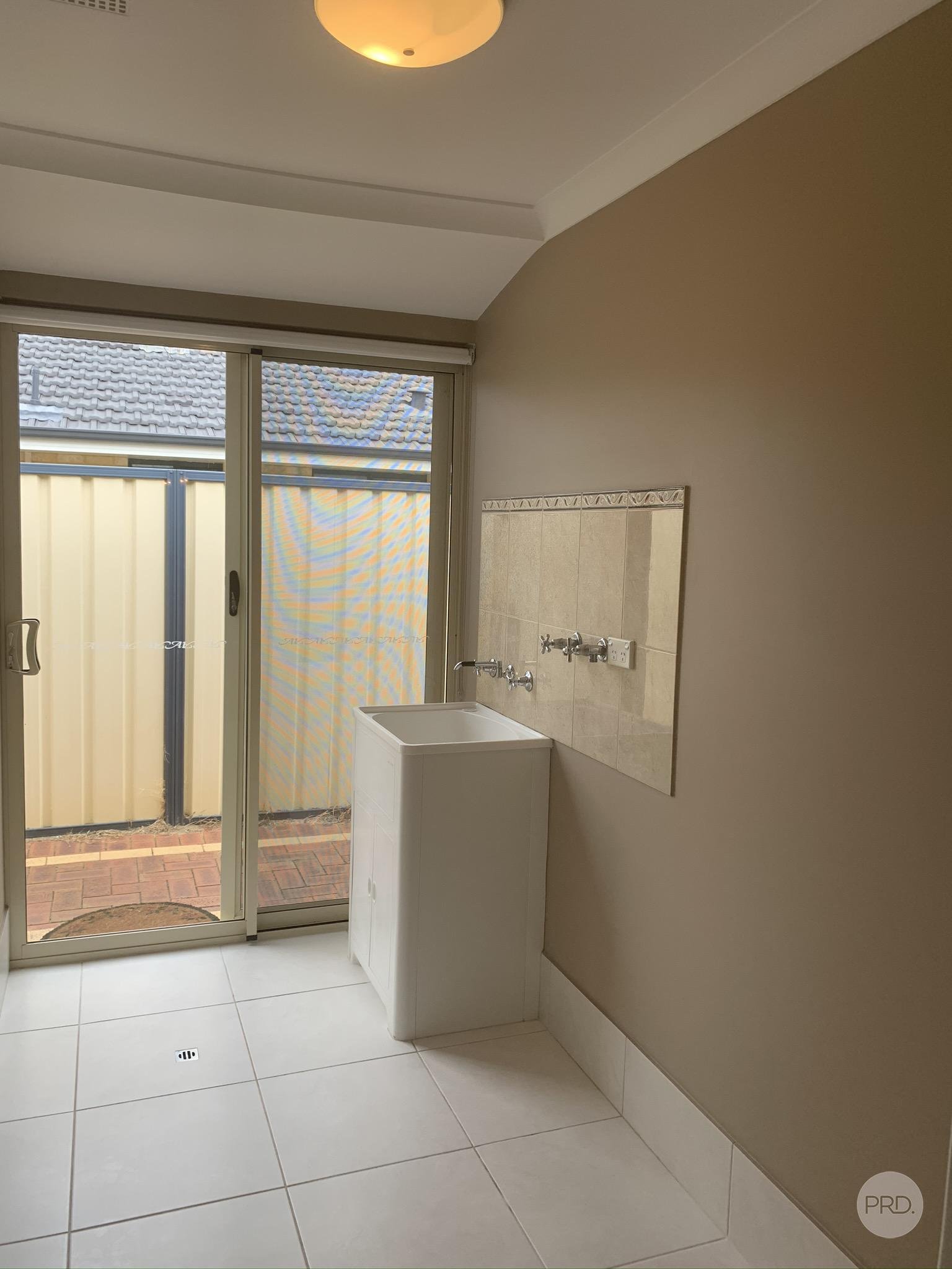 15 Salmond Turn WANNEROO 23