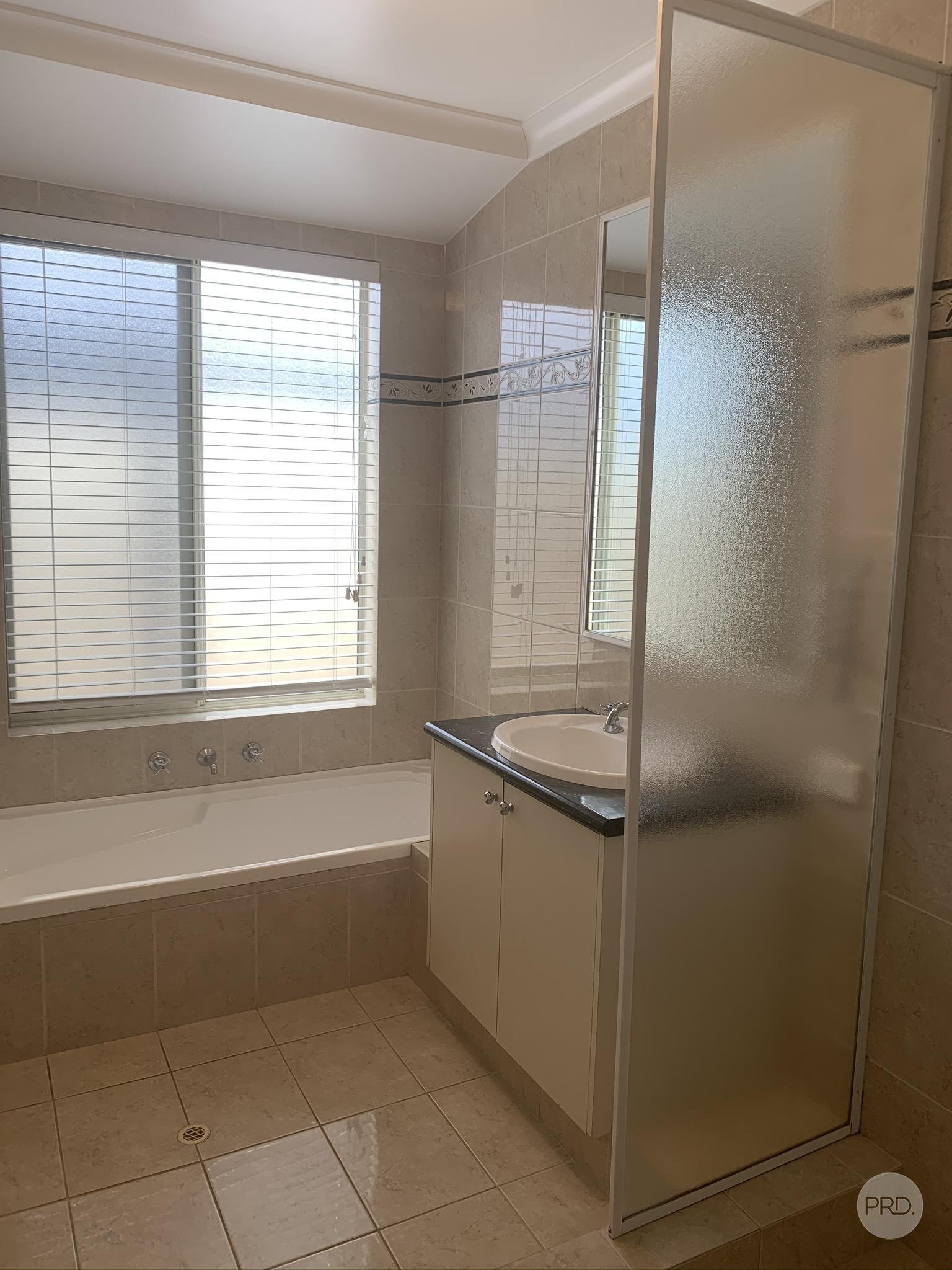 15 Salmond Turn WANNEROO 24