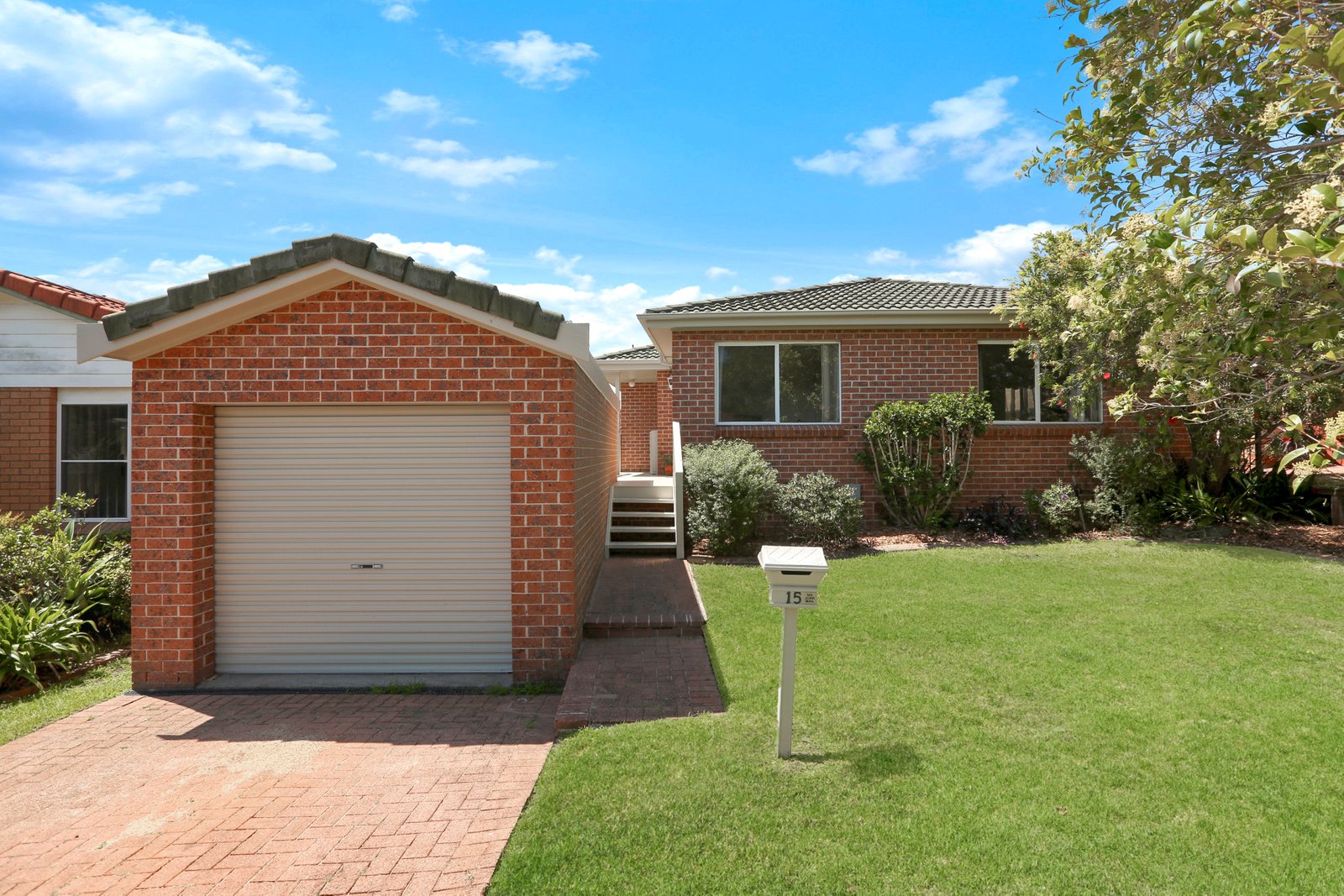 15 Sanderson Rd  KANAHOOKA 1