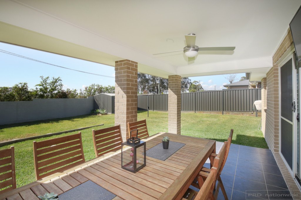 15 Sandridge Street THORNTON 4