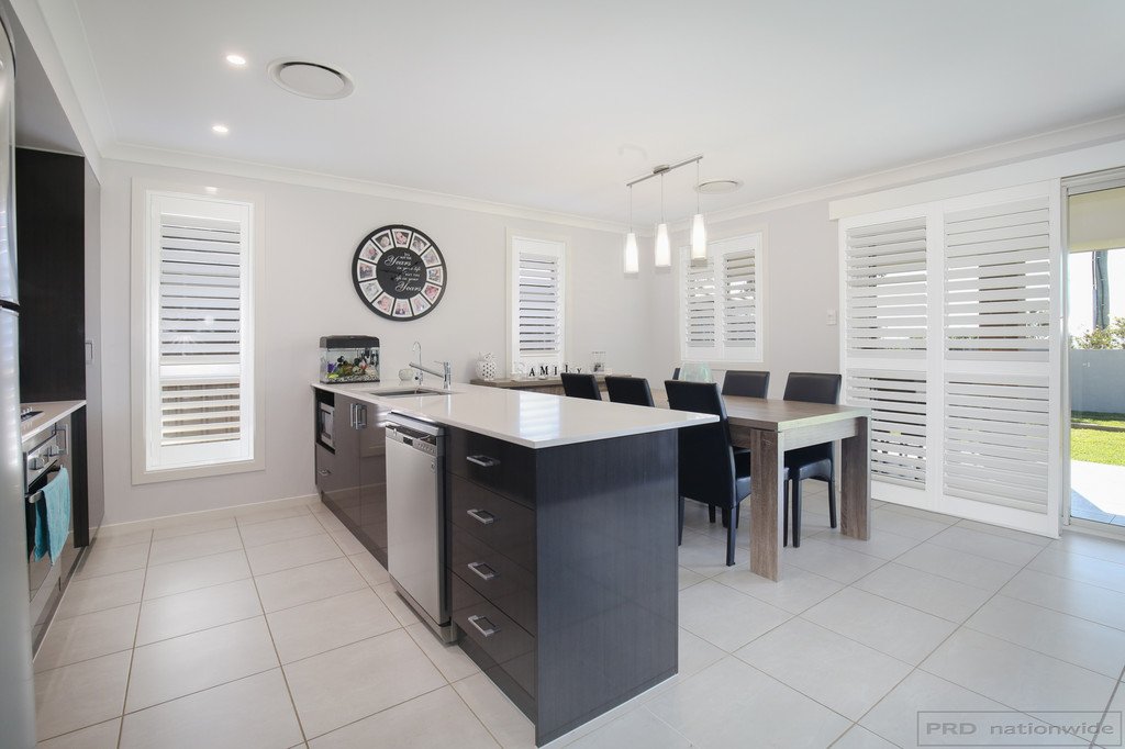 15 Sandridge Street THORNTON 5