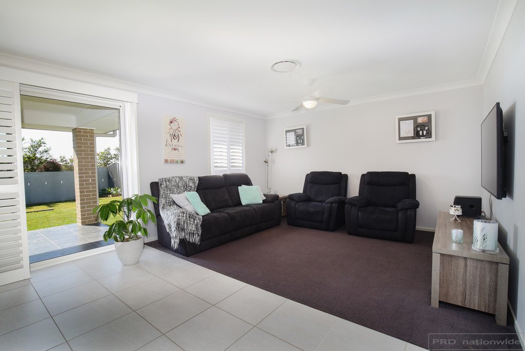 15 Sandridge Street THORNTON 9