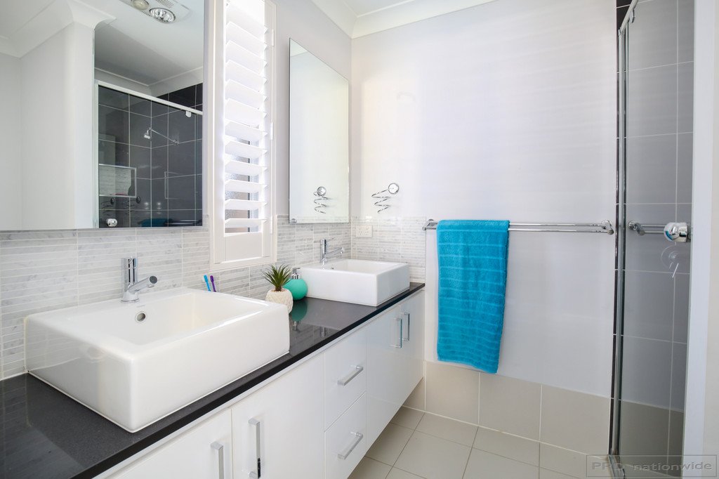 15 Sandridge Street THORNTON 11