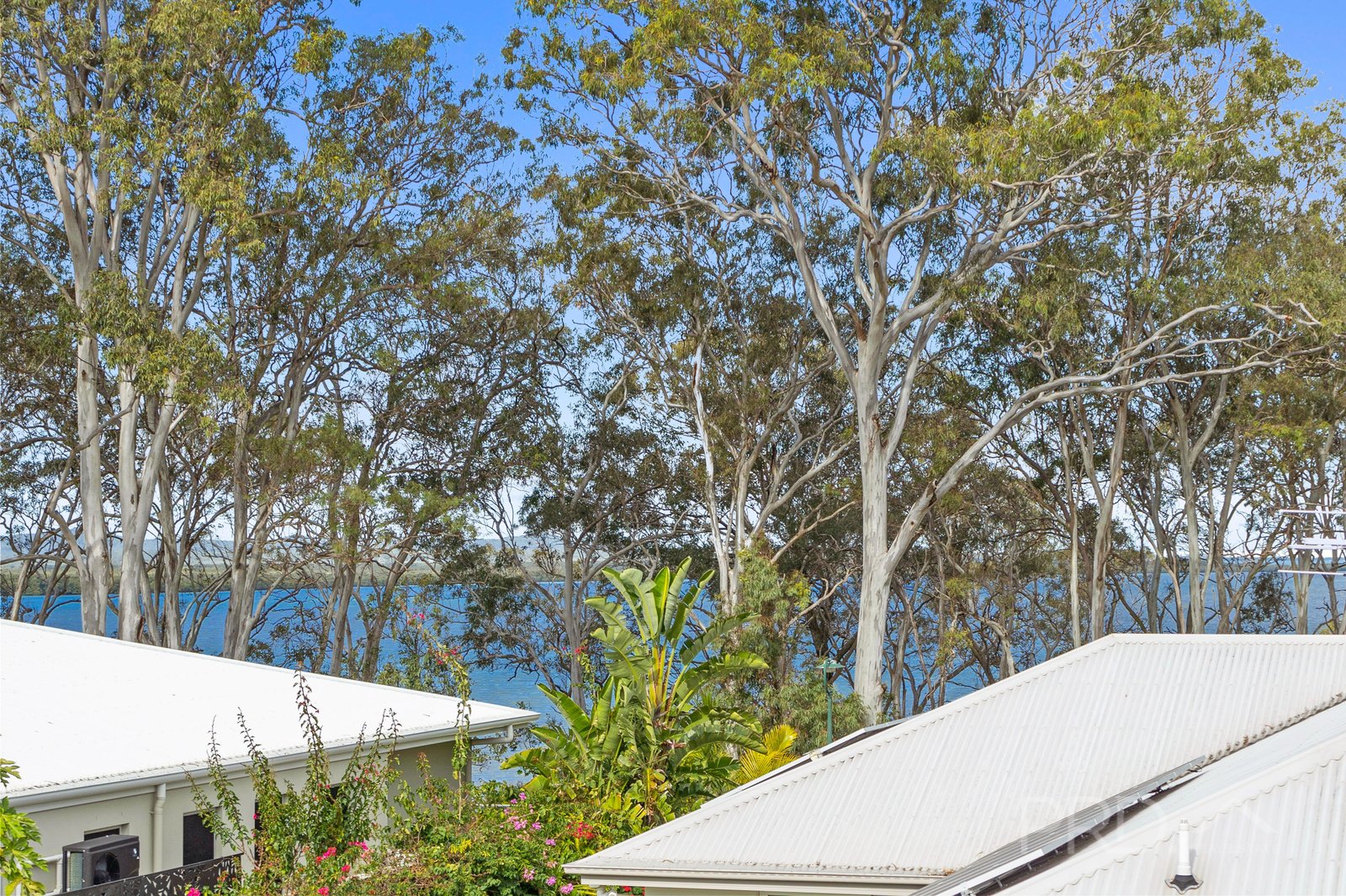 15 SANDY COVE Place REDLAND BAY 5
