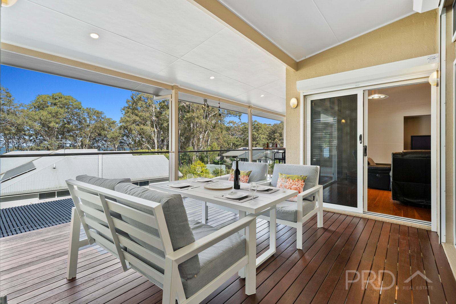 15 SANDY COVE Place REDLAND BAY 6