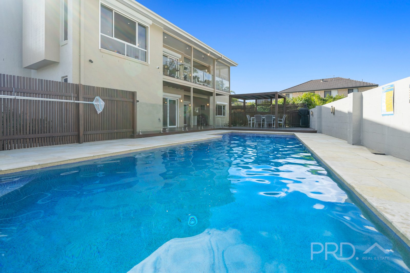 15 SANDY COVE Place REDLAND BAY 11