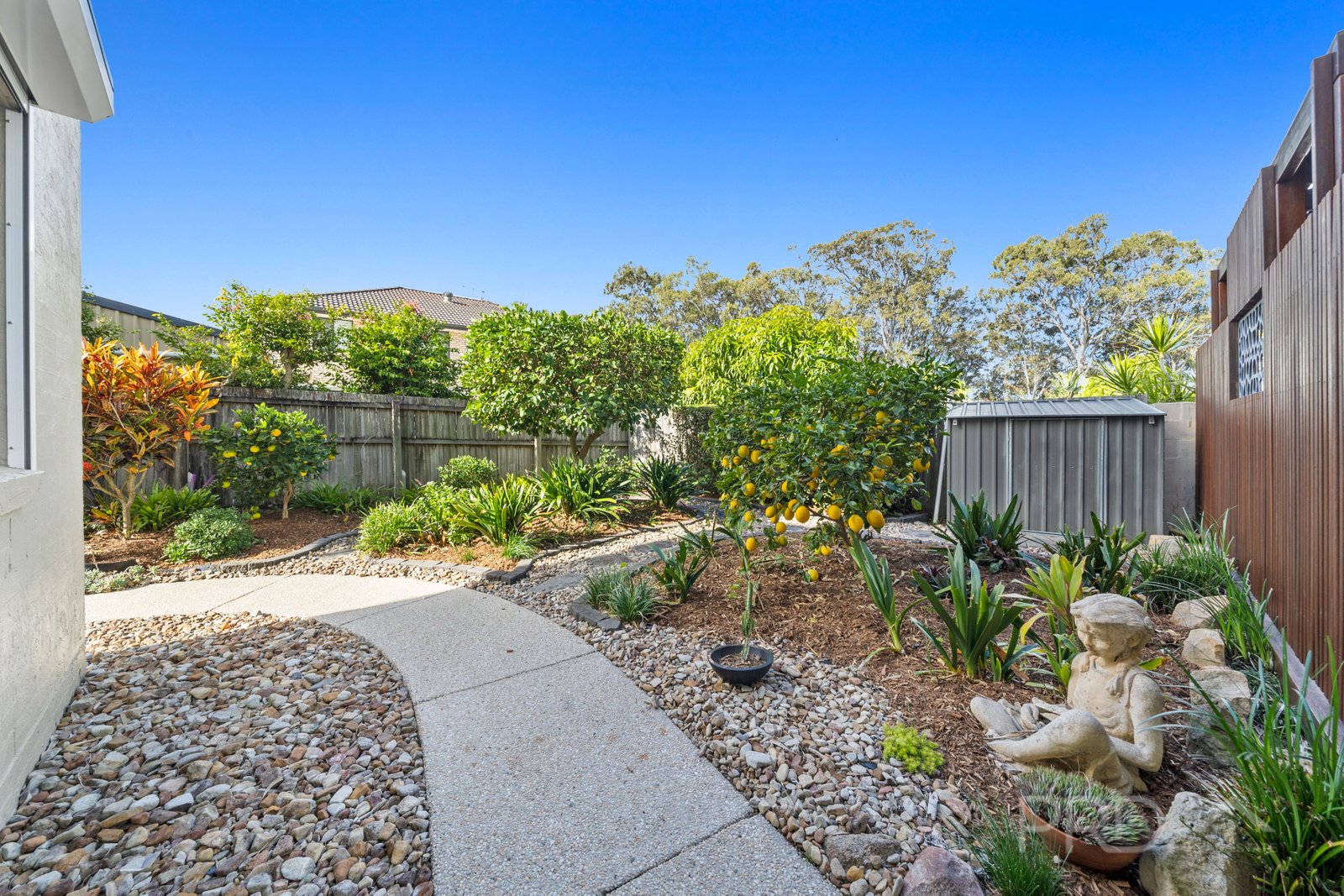 15 SANDY COVE Place REDLAND BAY 13