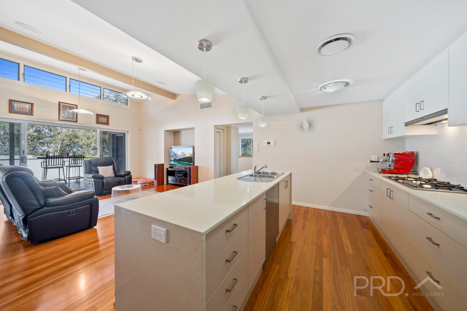 15 SANDY COVE Place REDLAND BAY 15