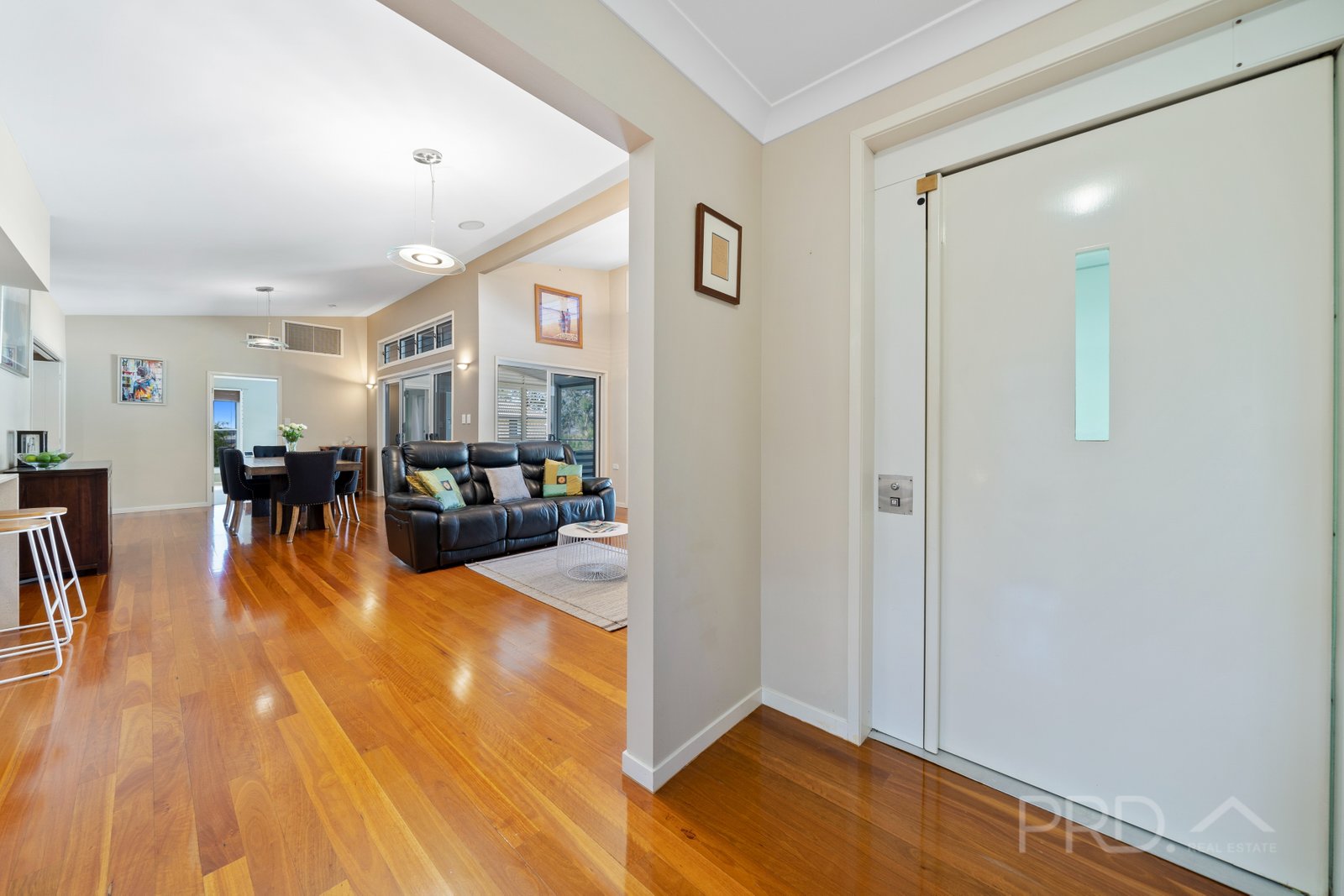 15 SANDY COVE Place REDLAND BAY 16