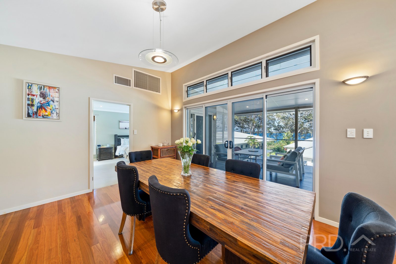 15 SANDY COVE Place REDLAND BAY 19