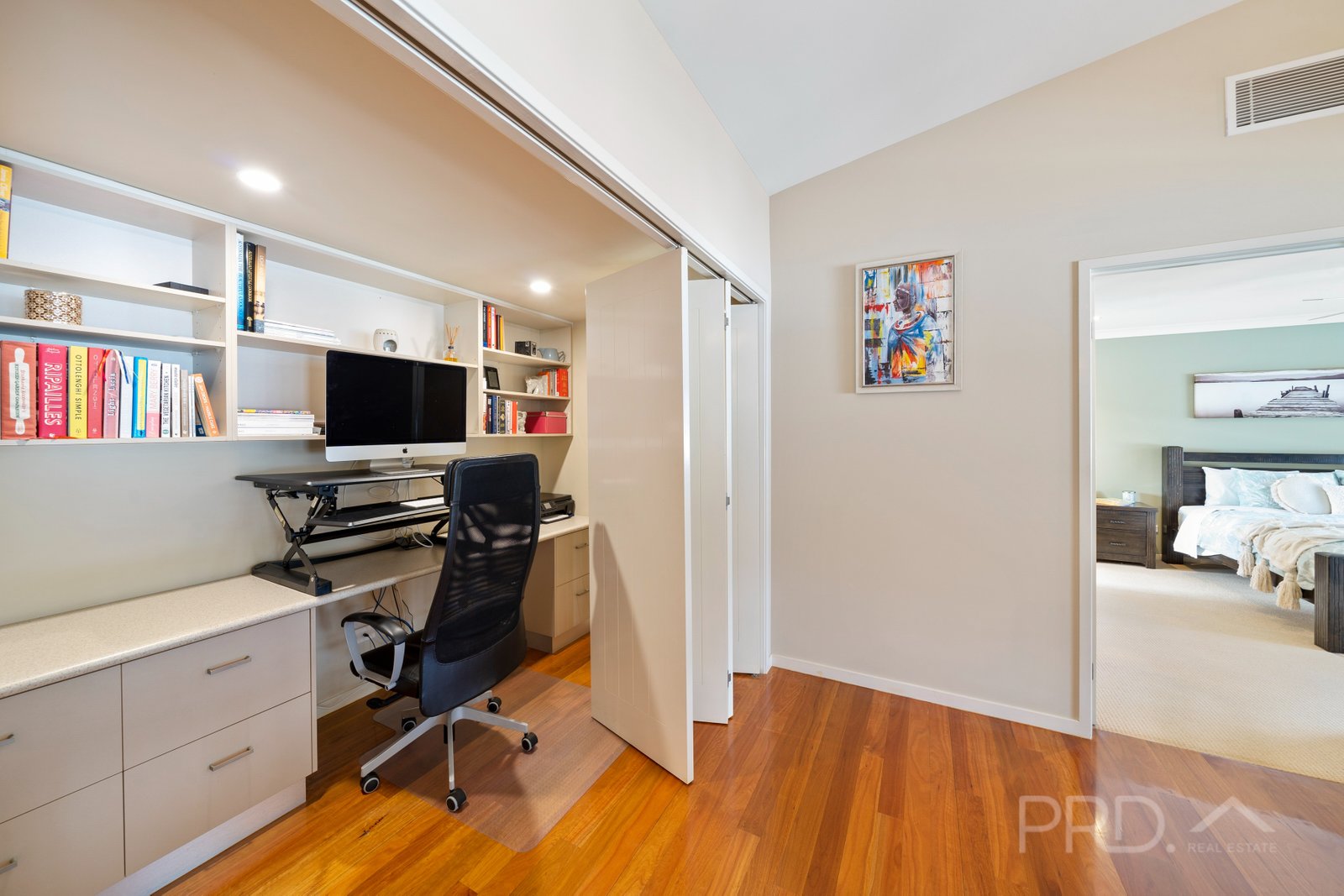 15 SANDY COVE Place REDLAND BAY 21